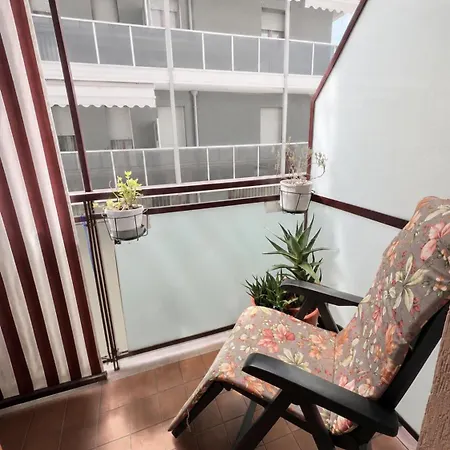 Comfortable 6 Minutes From The Sea *