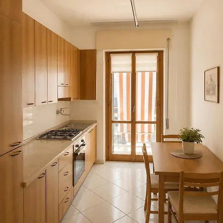 Comfortable 6 Minutes From The Sea *