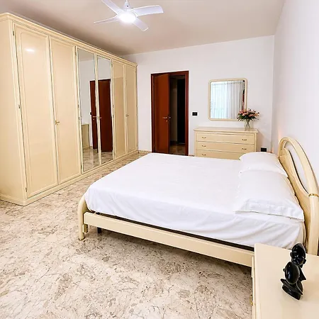 Homestay Comfortable 6 Minutes From The Sea